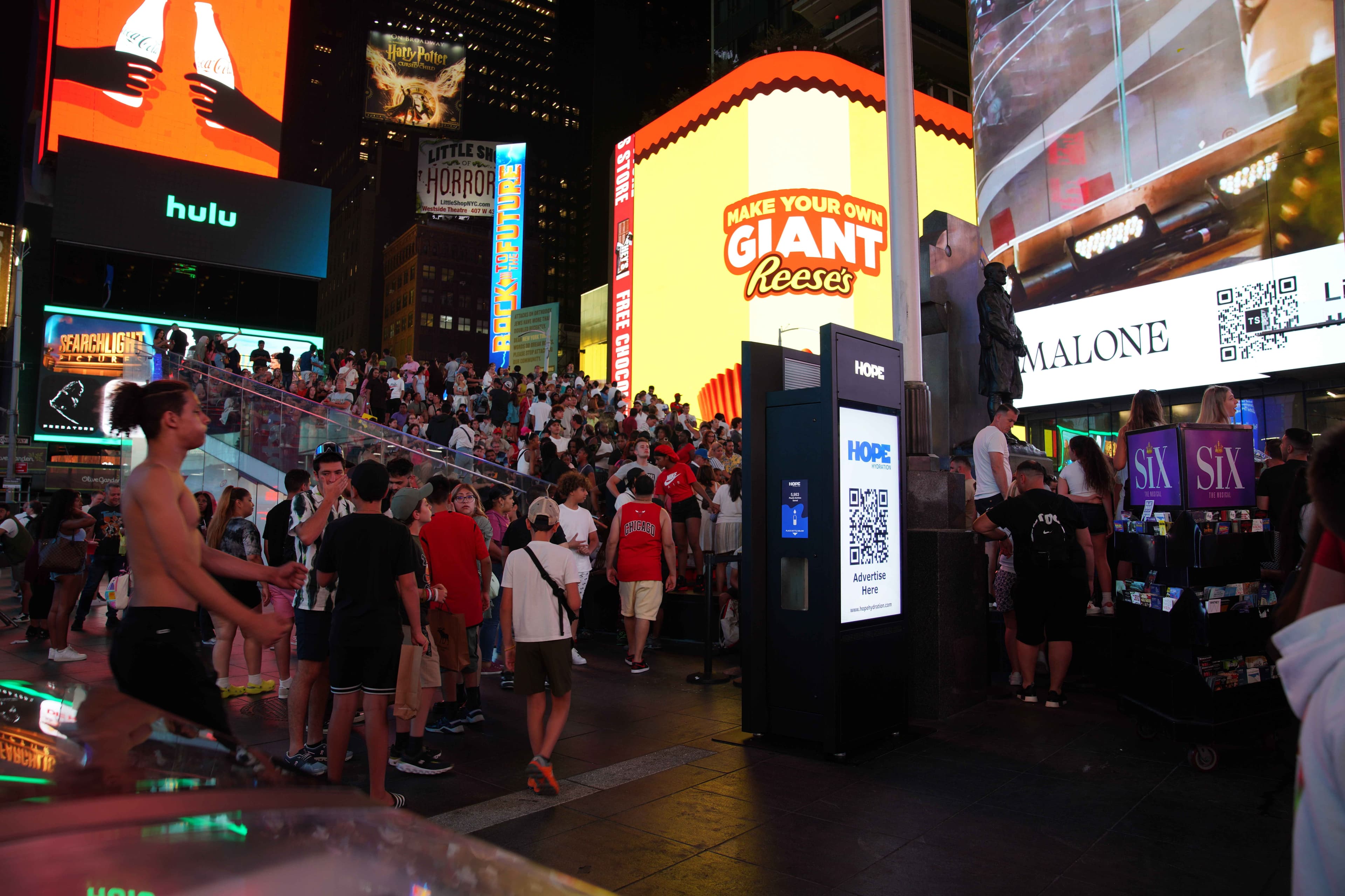 HOPE Hydration and Times Square Alliance Unveil Interactive Hydration Experience for Times Square Visitors